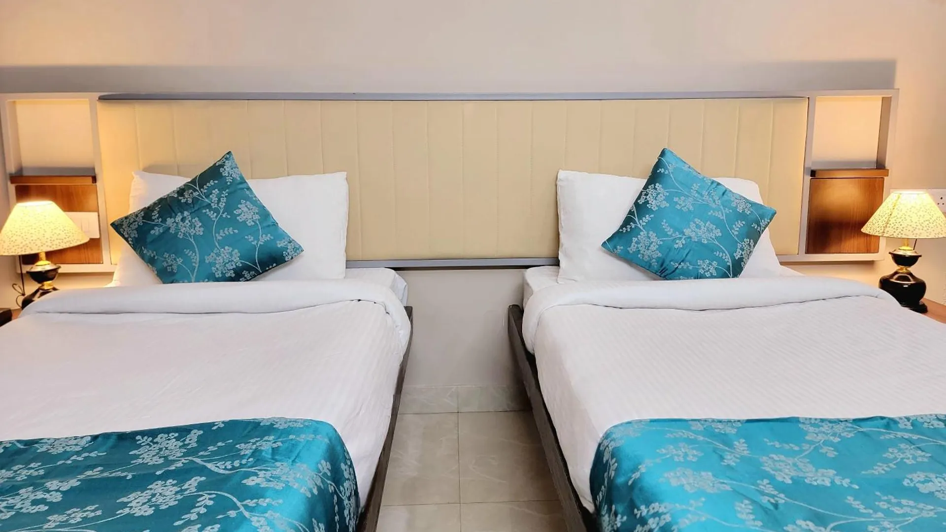 Hotel Vamsor Heights 1047 Gurgaon