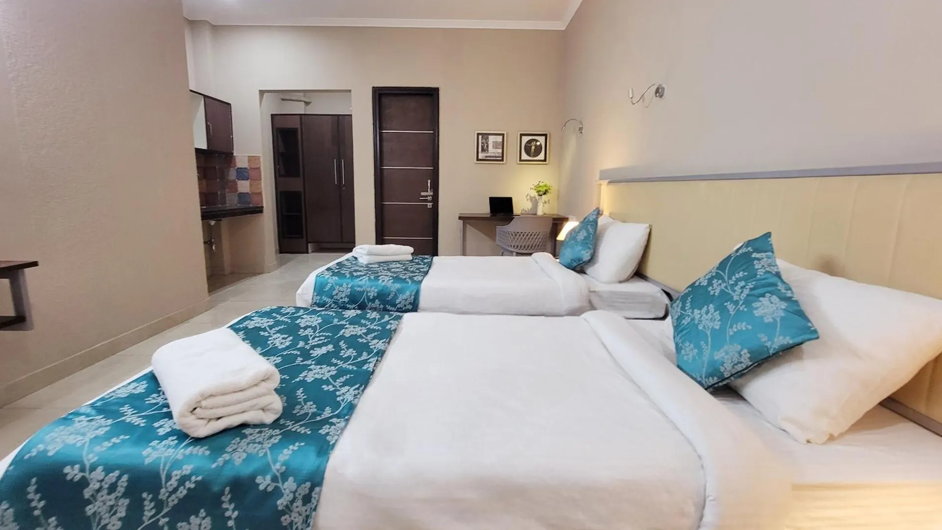 Hotel Vamsor Heights 1047 Gurgaon
