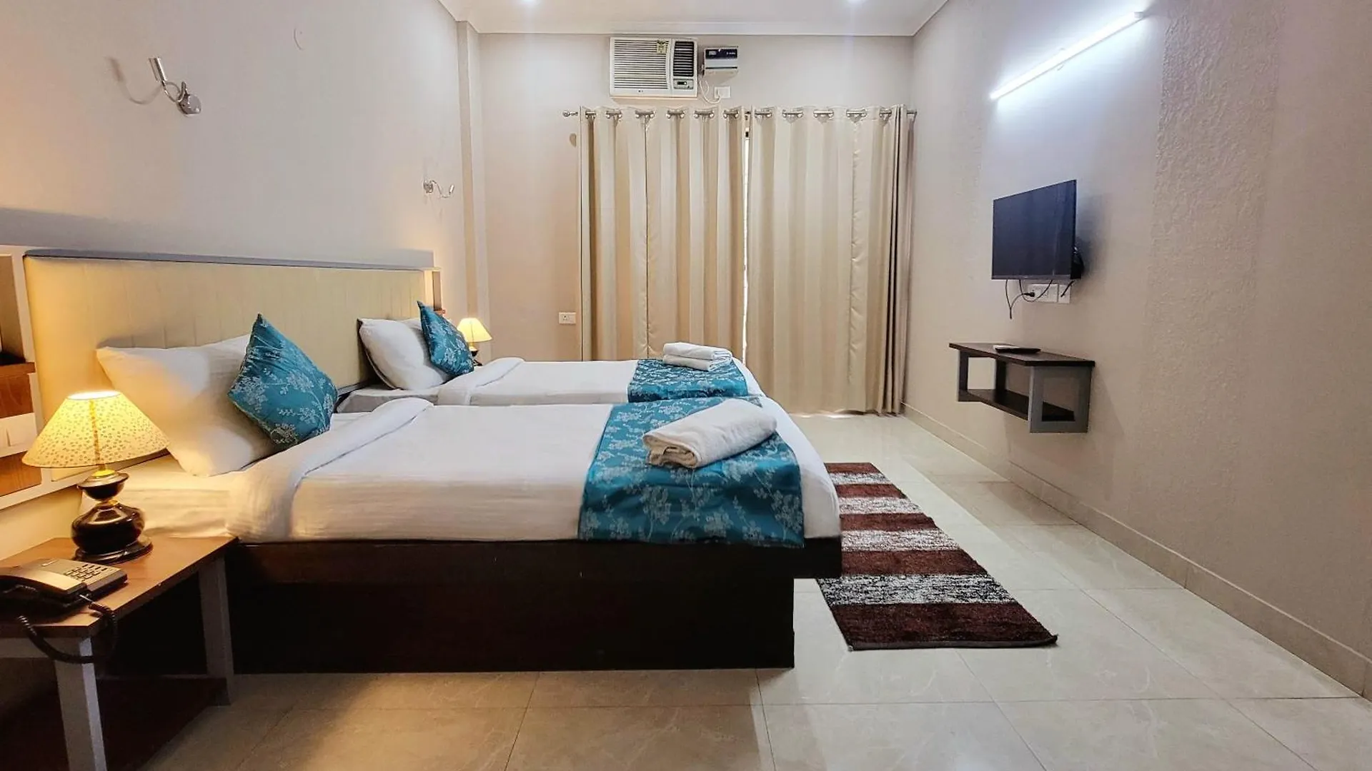Vamsor Heights 1047 Hotel Gurgaon