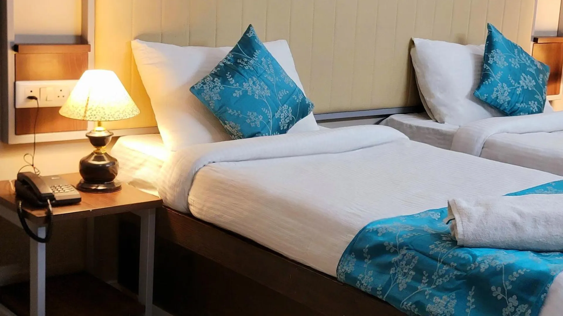 Vamsor Heights 1047 Hotel Gurgaon India